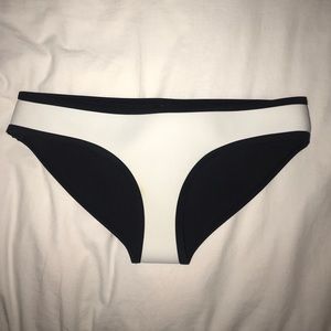 TRIANGL white bottoms
